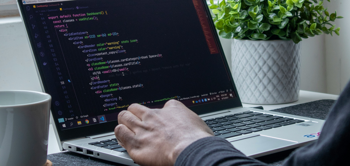 AI-Powered Analytics: Data-Driven Decisions for the C-Suite